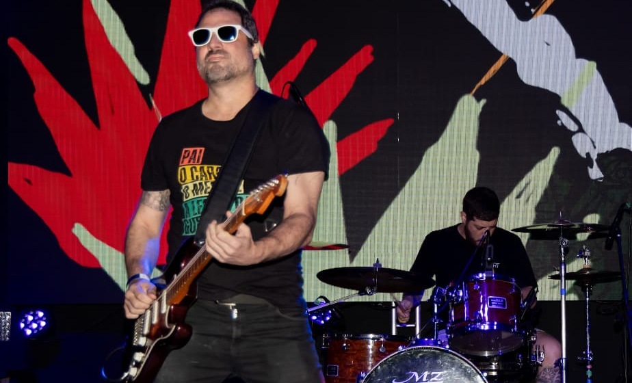 Show da Banda Funkada – Salve Jorge! A Alma Tropical de Jorge Benjor